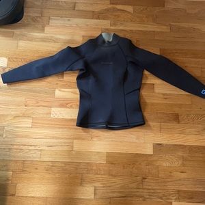 Size 8 Patagonia wet suit too
